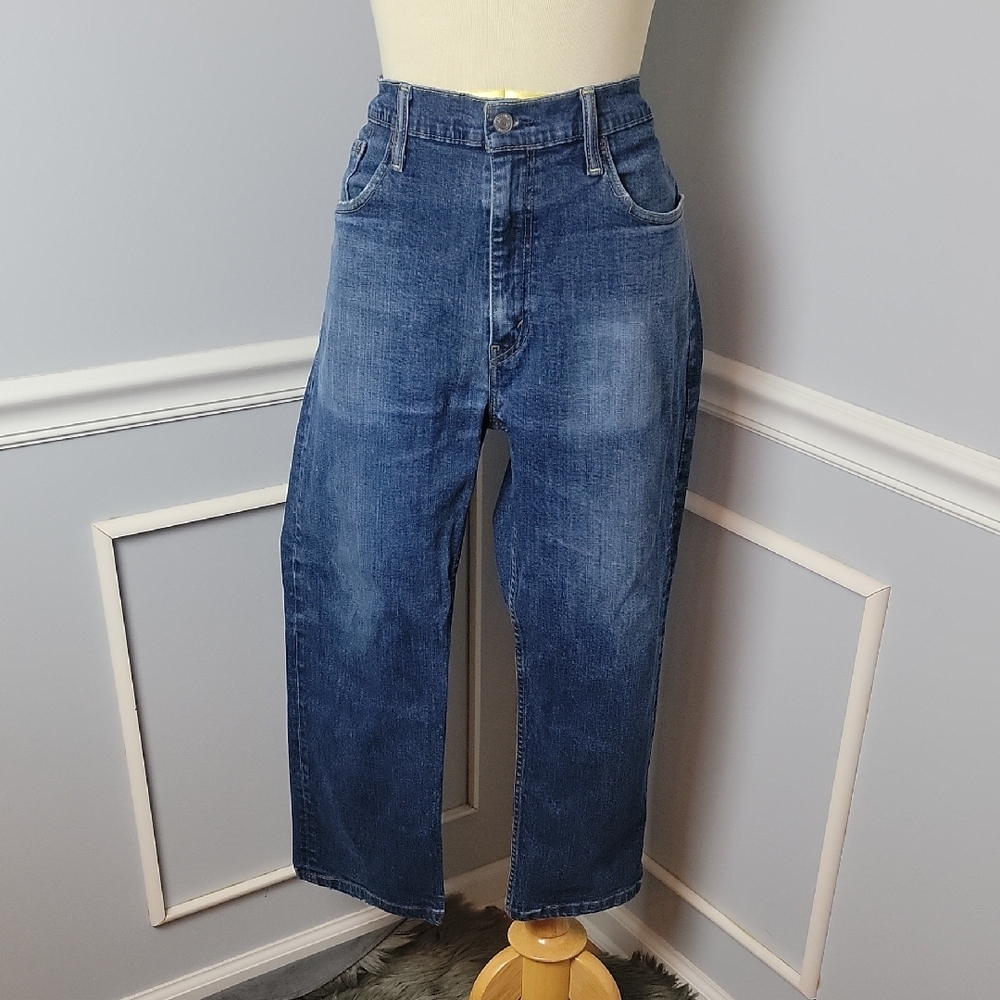 LEVI'S 514 Medium Wash Blue Straight Leg‎ Classic Zip Button Closure Denim Jeans